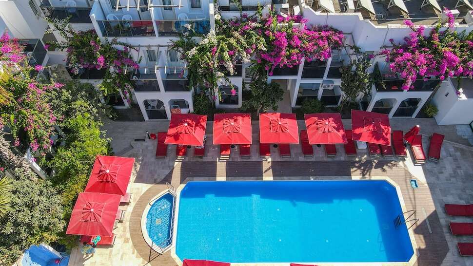 Een foto van het zwembad bij The Hello Hotel