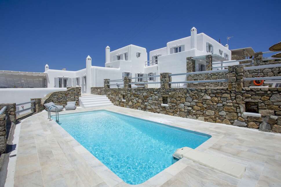 Een foto van het zwembad bij Senses Luxury Villas & Suites