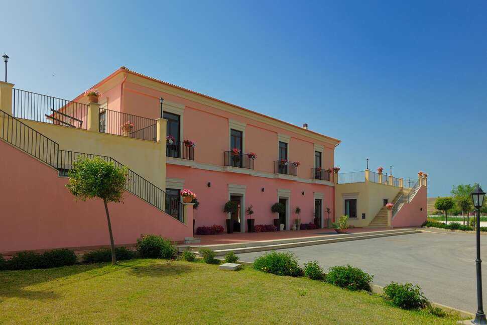 Een foto van de buitenkant van Sikania Resort & Spa