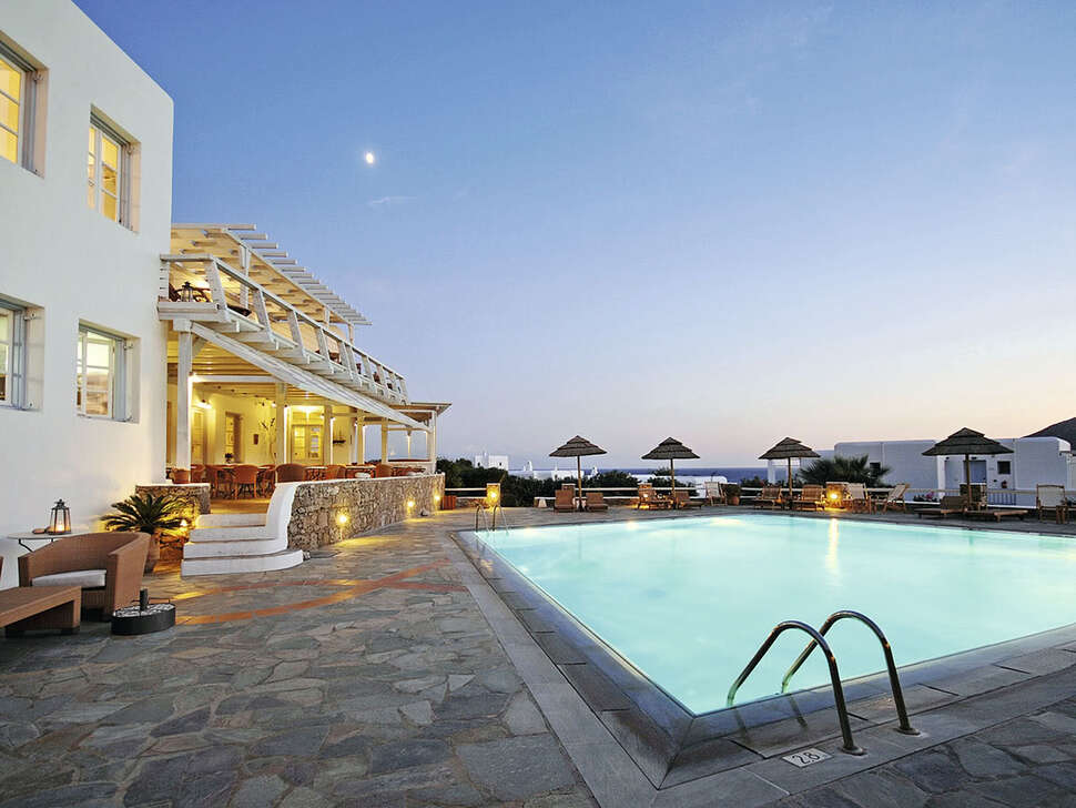 Een foto van het zwembad bij Archipelagos Hotel