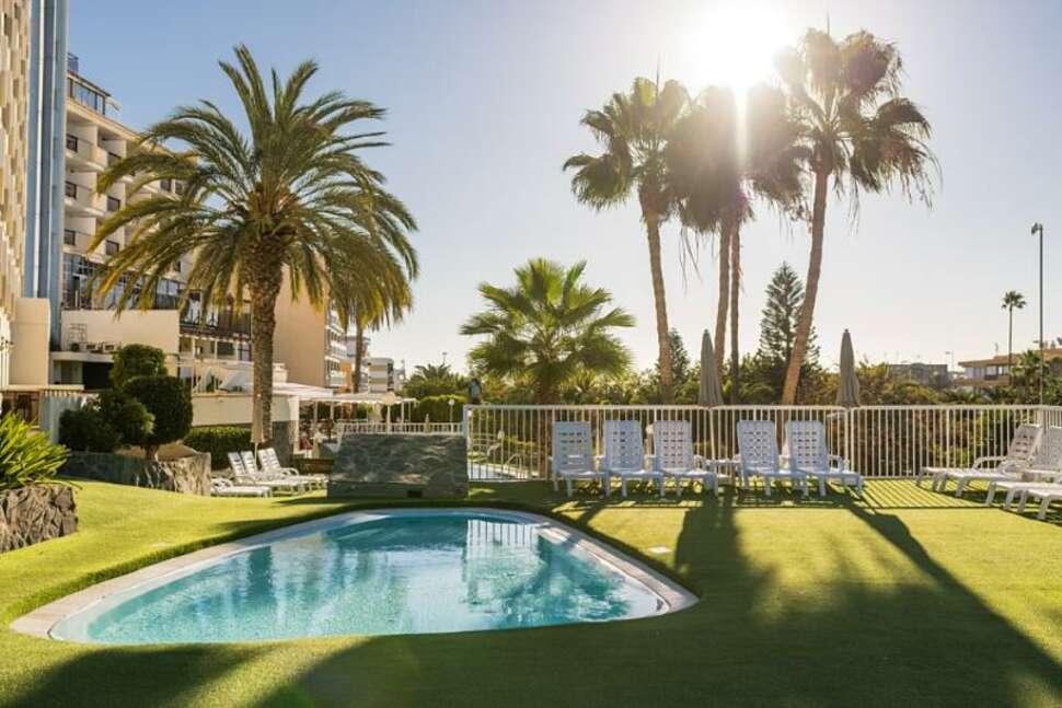 Een foto van het zwembad bij Hotel New Folias