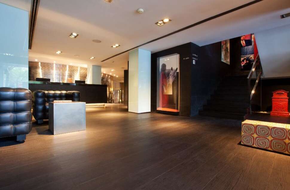 Een foto van het interieur van HM Jaime III