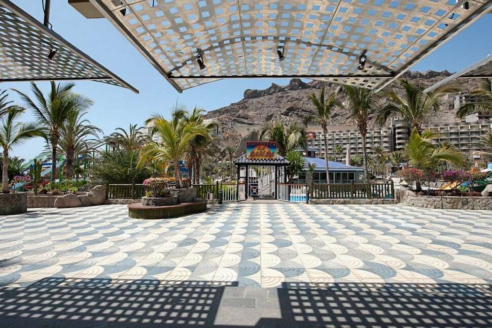 Een foto van de buitenkant van Hotel Livvo Lago Taurito