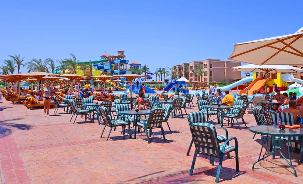 Een foto van het terras bij Charmillion Club Aquapark