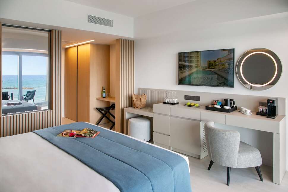 Ein Foto Mercure Larnaca Beach Resort