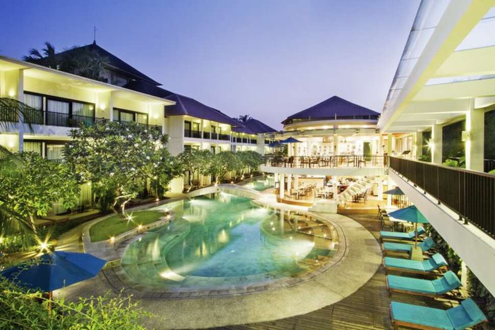 Ein Foto vom Pool im Away Bali Legian Camakila