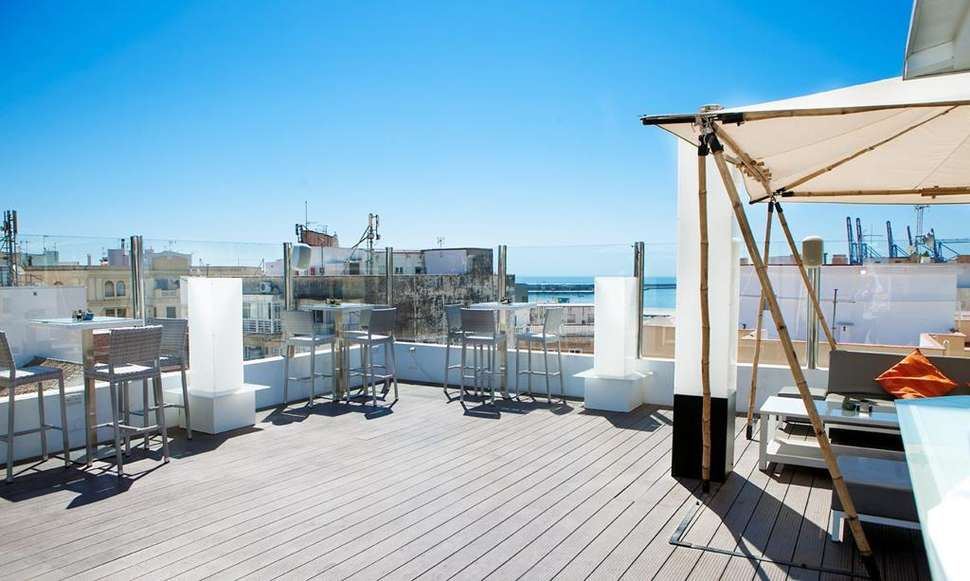 Een foto van het terras bij Soho Bahia Malaga Hotel