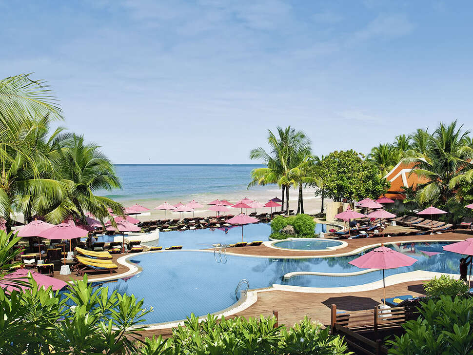 Een foto van het zwembad bij Khao Lak Laguna Resort