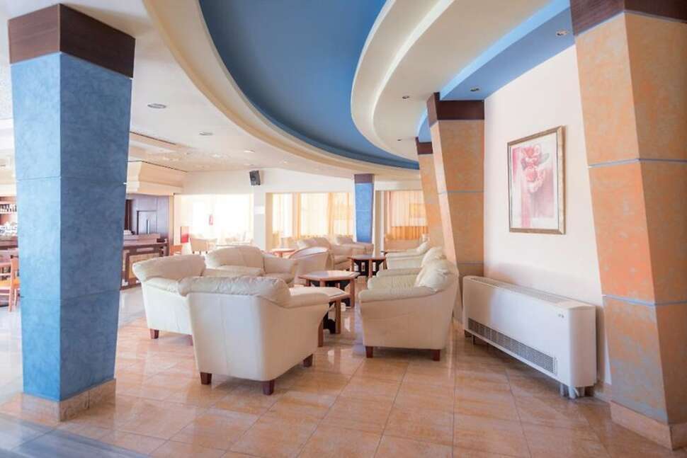 Een foto van het interieur van Atlantis Hotel