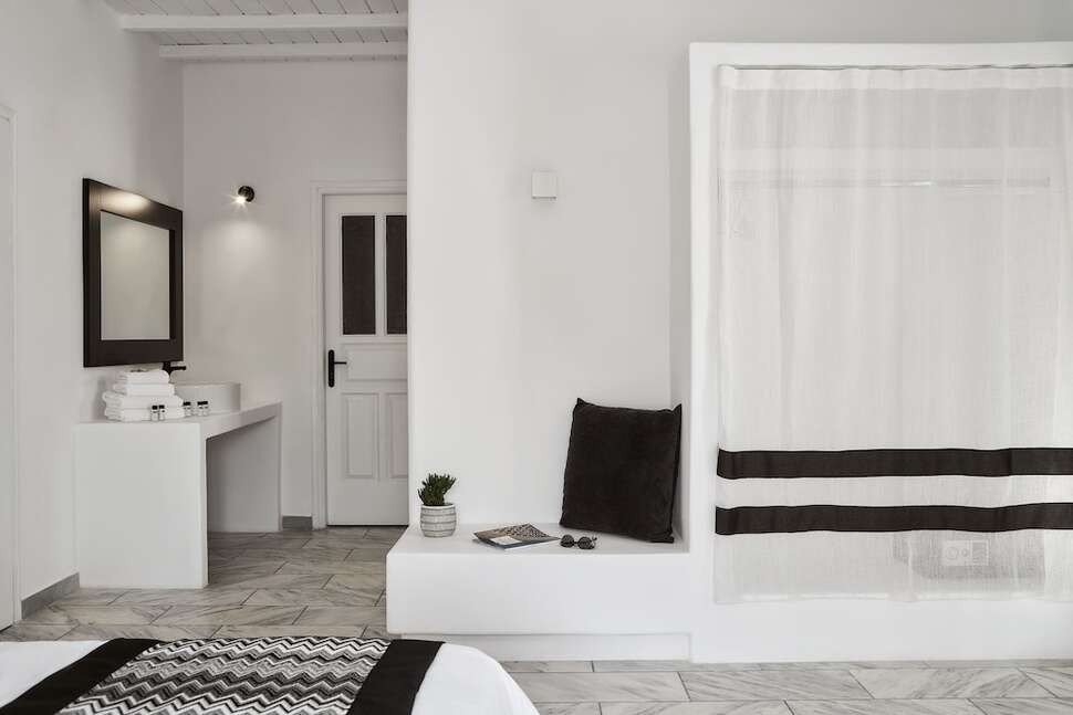 Een foto van Mr & Mrs White Mykonos