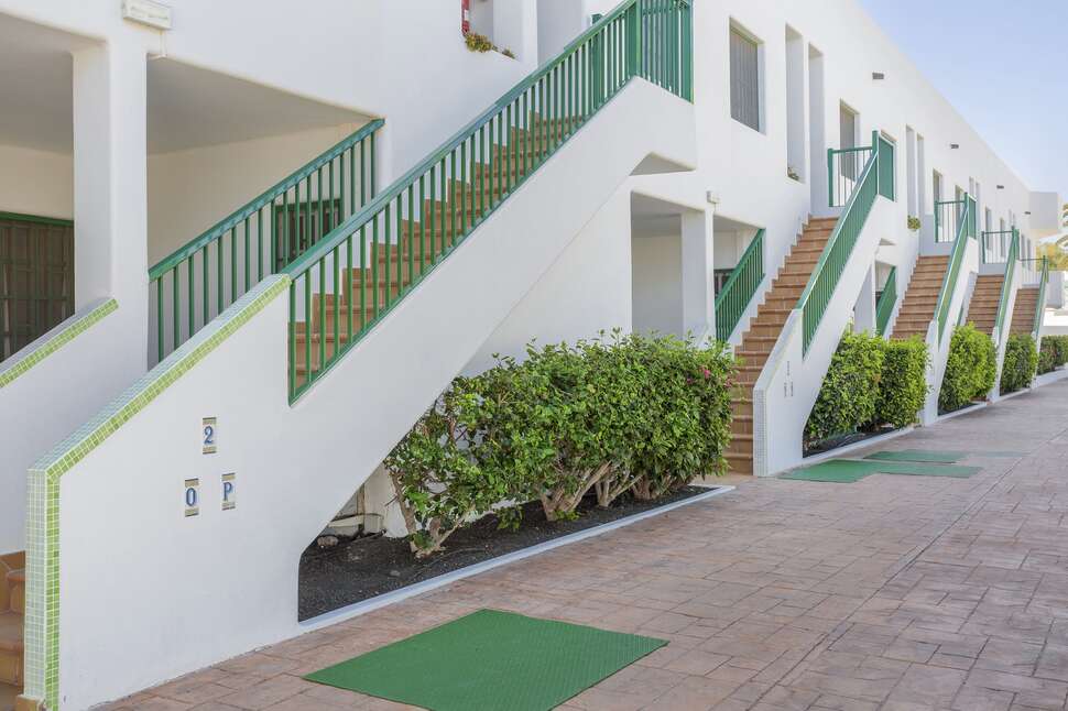 Een foto van de buitenkant van Club del Carmen by Diamond Resorts
