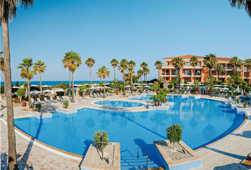 Een foto van een overzicht van Hipotels Barrosa Palace & Spa