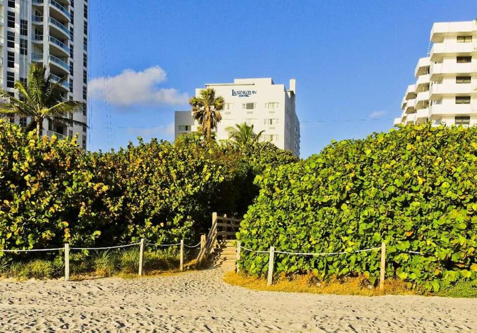 Een foto van het strand bij Lexington Hotel Miami Beach