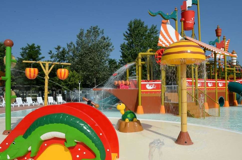 Een foto van het zwembad bij Camping Spiaggia e Mare