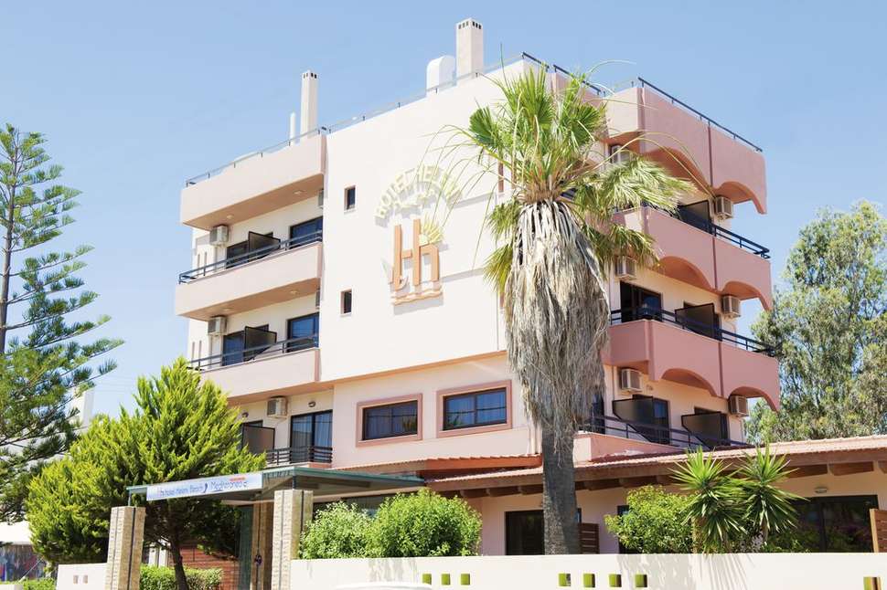 Ein Foto von der Außenansicht des Heleni Beach Hotel