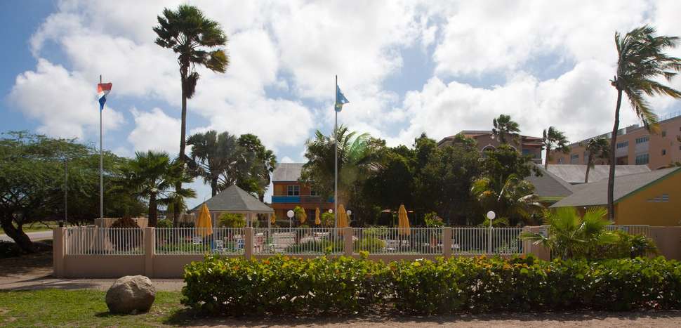Een foto van de buitenkant van MVC Eagle Beach