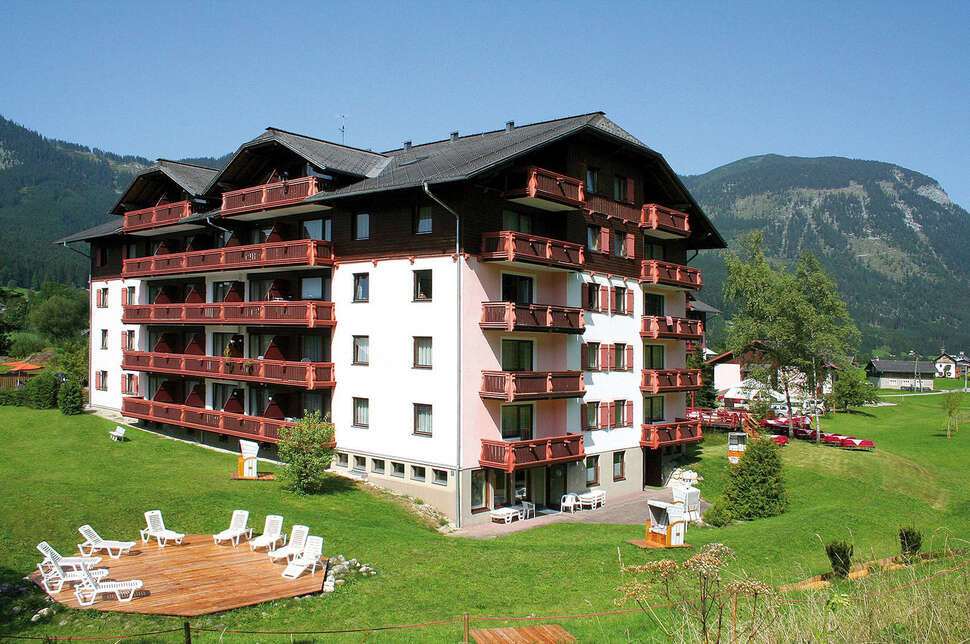 Een foto van de buitenkant van Vitalhotel Gosau