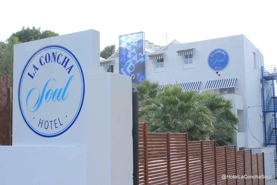 Een foto van de buitenkant van Hotel La Concha Soul
