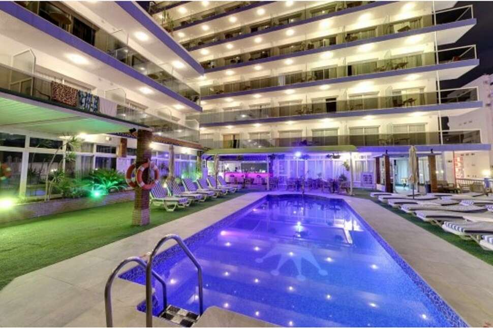 Een foto van het zwembad bij Hotel Princesa Solar