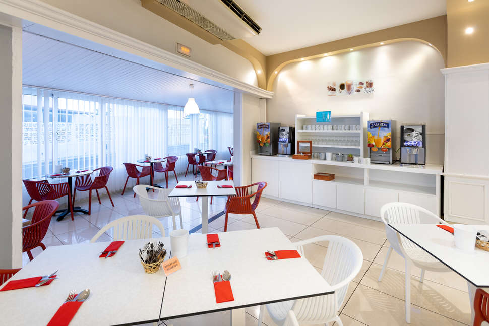 Een foto van de faciliteiten bij Aparthotel Dragos Del Sur