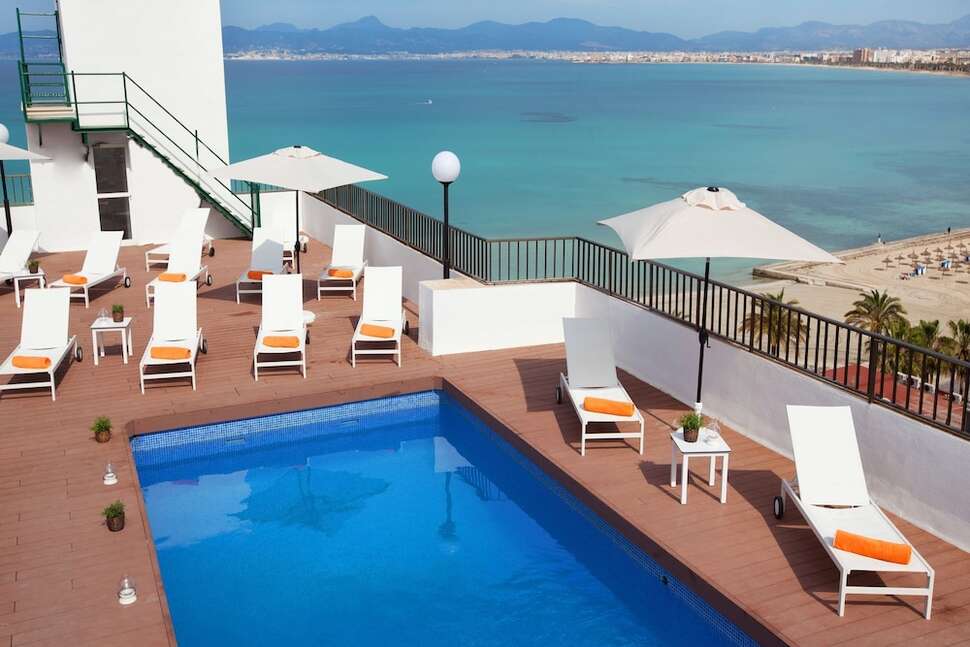 Ein Foto vom Pool im Whala!Beach