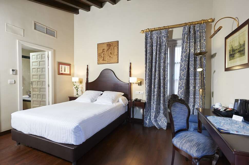 Ein Foto Las Casas de El Arenal Boutique Sevilla