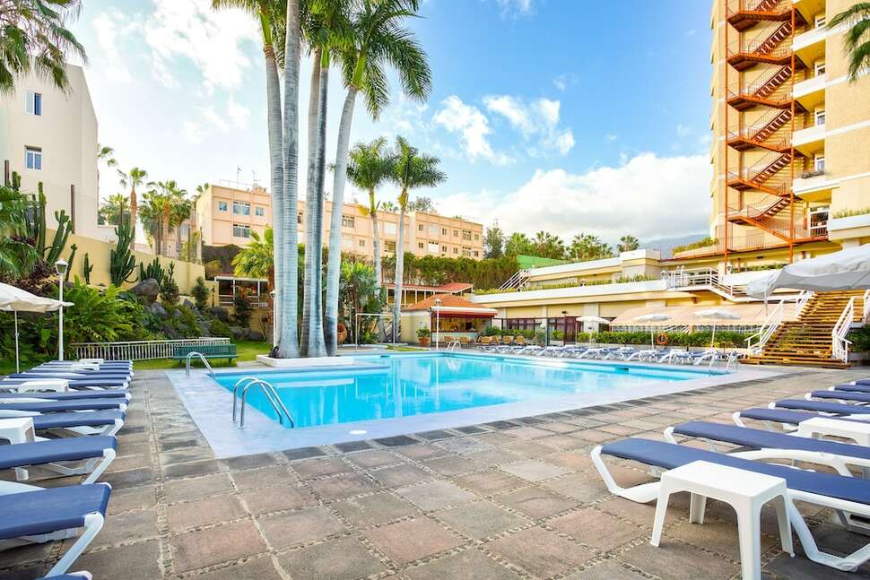 Een foto van het zwembad bij Be Live Tenerife