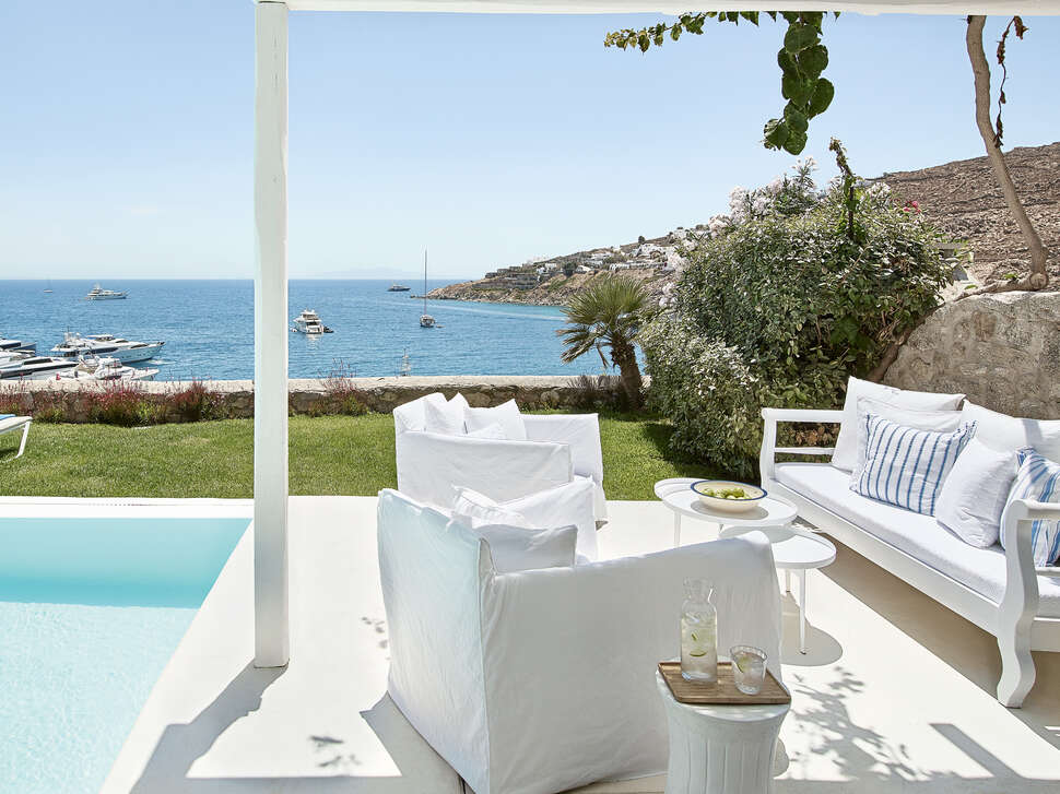 Een foto van het zwembad bij Mykonos Blu Grecotel Boutique Resort