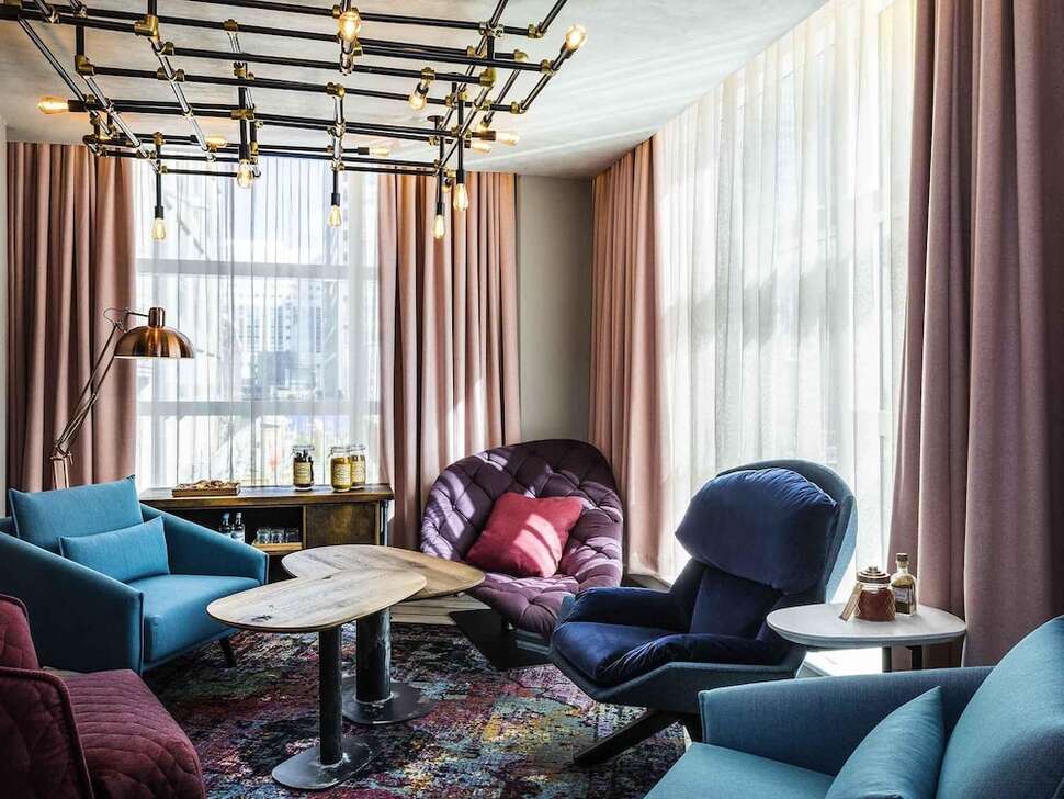 Een foto van het interieur van Novotel London Canary Wharf