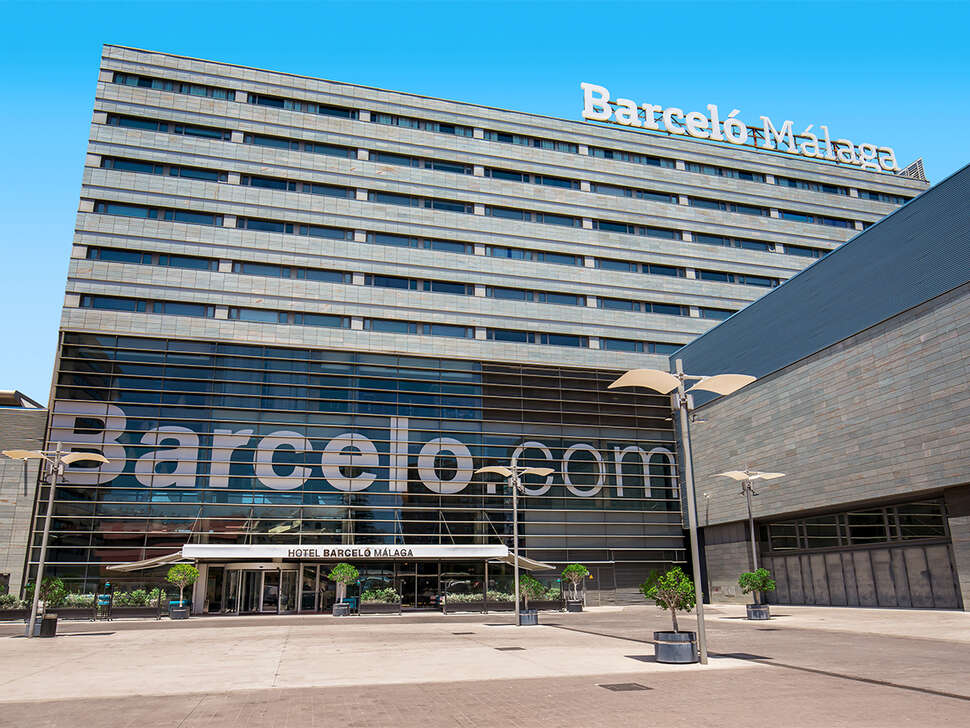 Een foto van de buitenkant van Barcelo Malaga