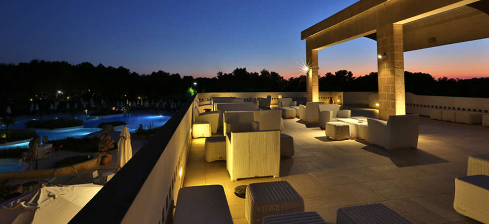 Een foto van het terras bij Vivosa Apulia Resort
