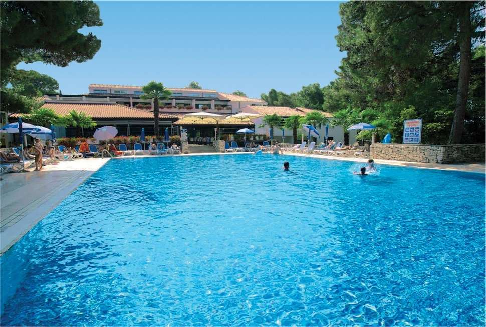 Ein Foto vom Pool im Villa Galijot Plava Laguna