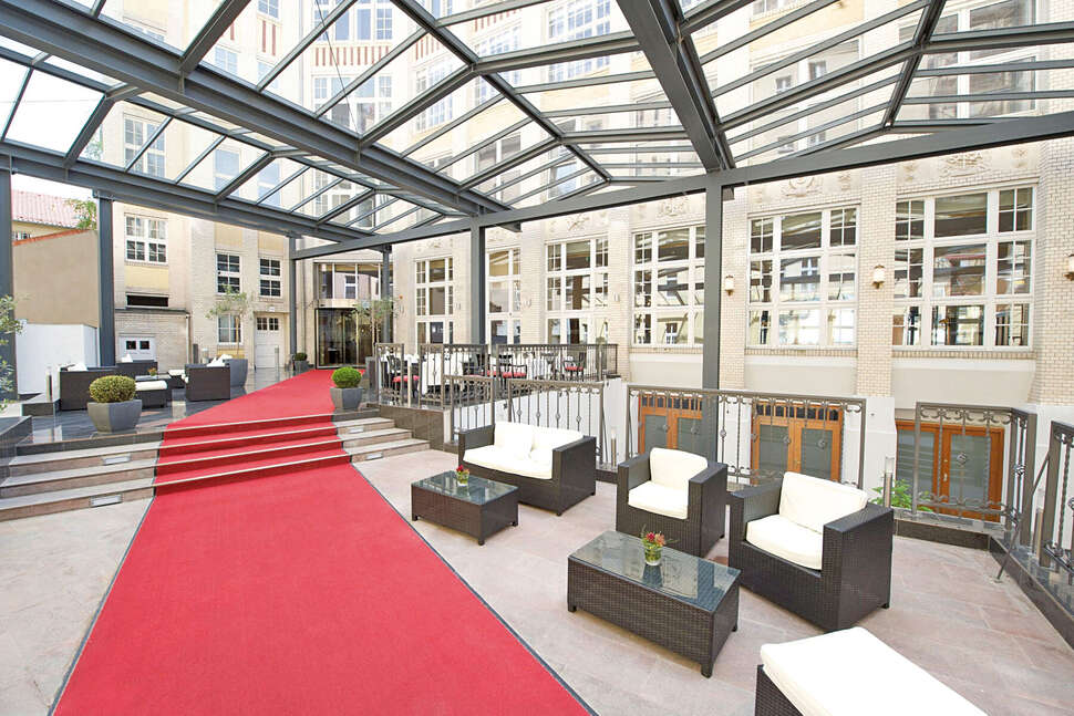 Een foto van de buitenkant van Wyndham Garden Berlin Mitte