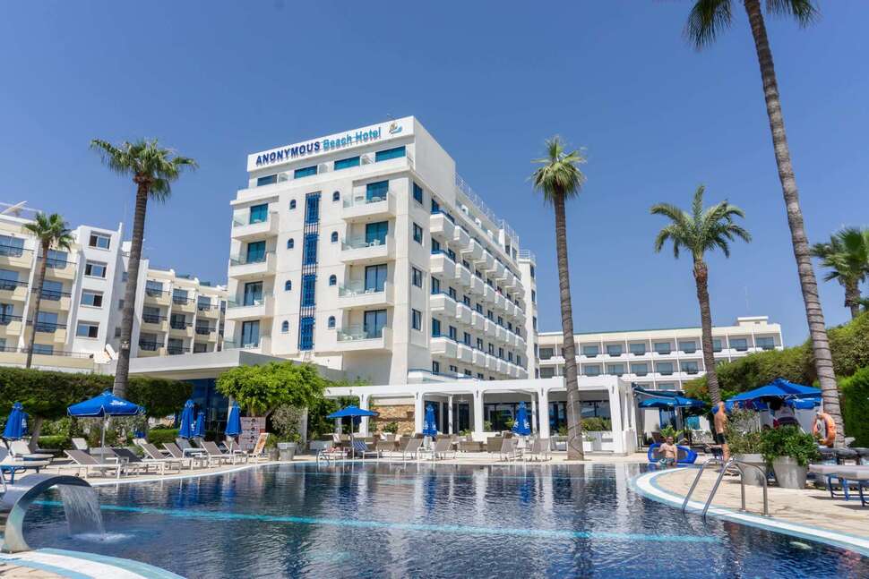 Een foto van een overzicht van Anonymous Beach Hotel
