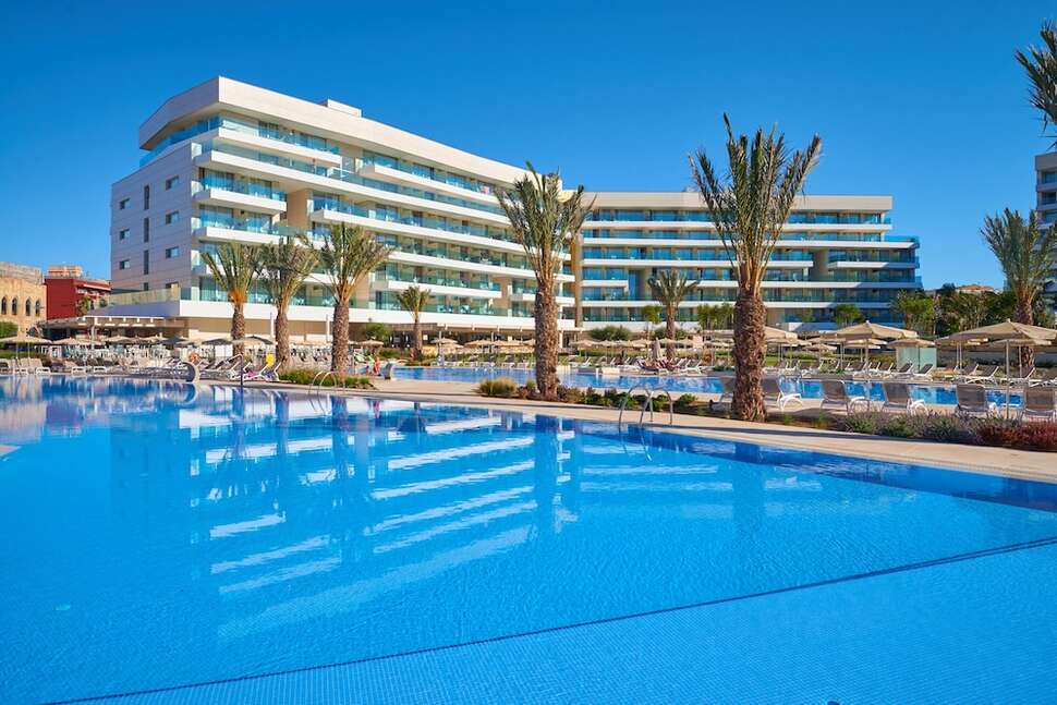 Een foto van het zwembad bij Hipotels Gran Playa de Palma