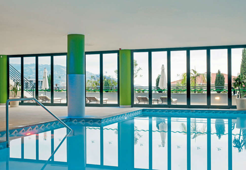Een foto van het zwembad bij Hotel Madeira Panoramico