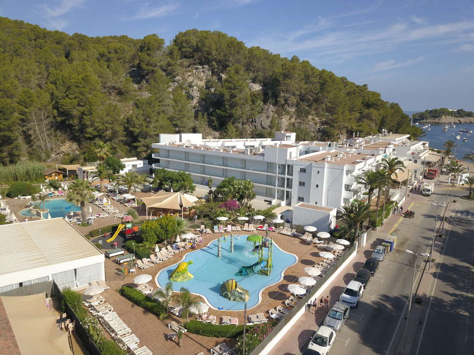 Een foto van het zwembad bij Balansat Resort