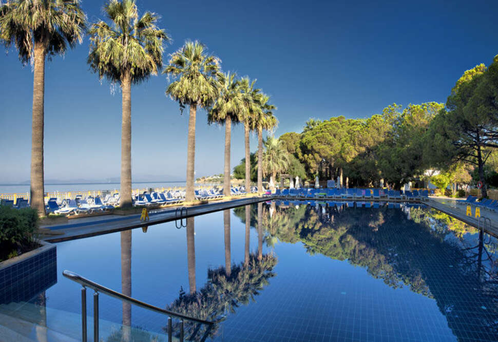 Een foto van het zwembad bij Ömer Prime Holiday Resort