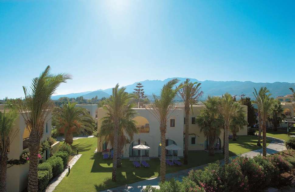 Een foto van de buitenkant van Grecotel Casa Paradiso