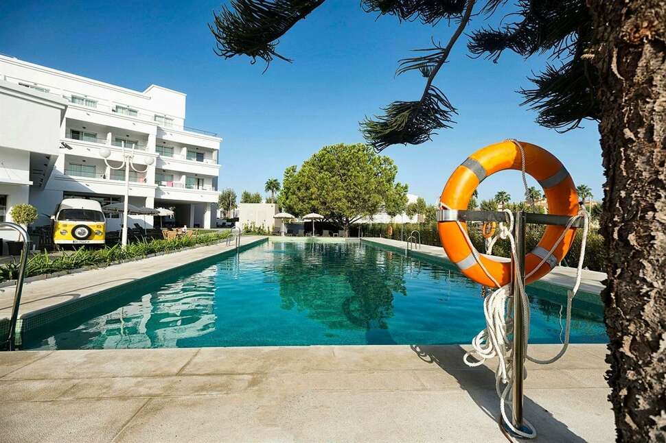 Een foto van het zwembad bij Alegria Costa Ballena