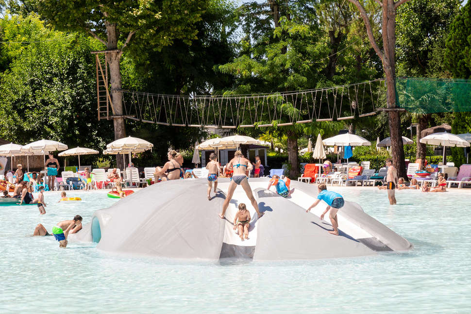Een foto van het zwembad bij Camping Altomincio