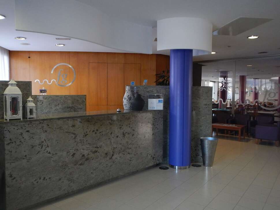Een foto van het interieur van Hotel Fenals Garden