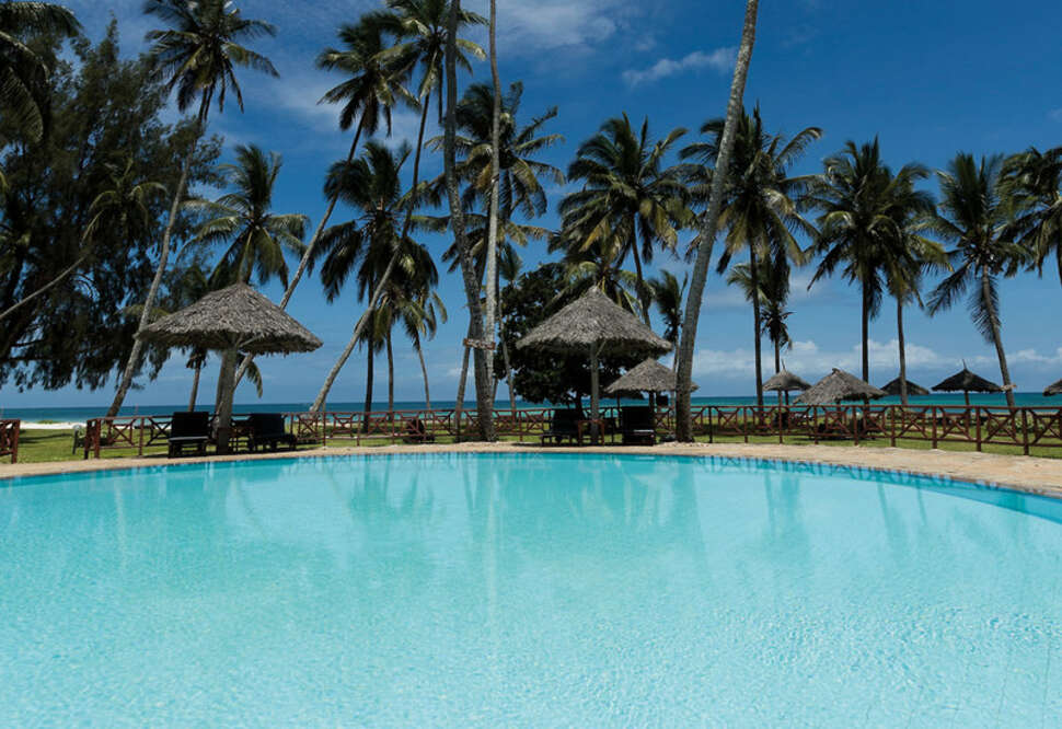 Een foto van het zwembad bij Neptune Paradise Beach Resort & Spa
