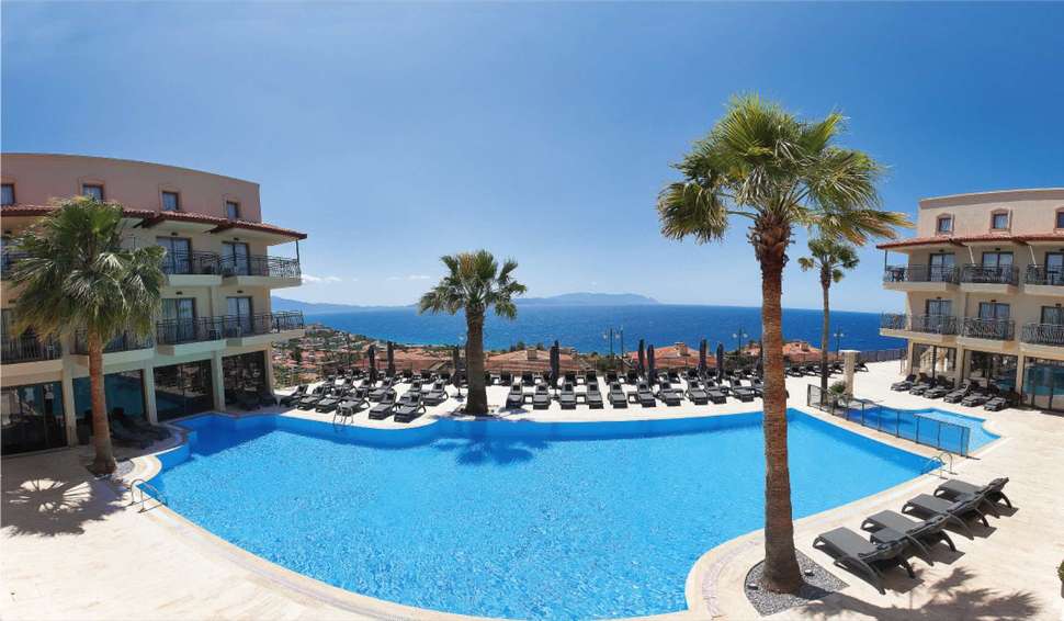 Ein Foto vom Pool im Altamare Hotel