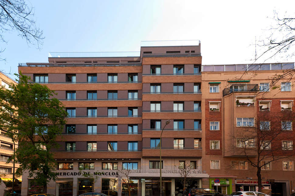 Een foto van de buitenkant van Exe Moncloa