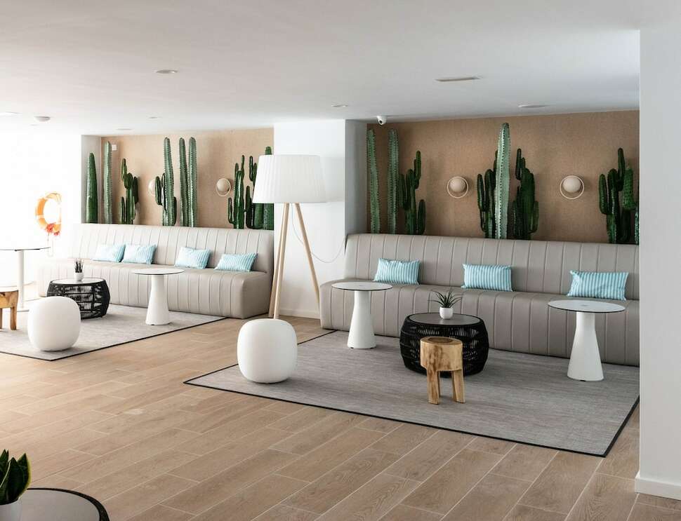 Een foto van het interieur van Blue Sea Mediodia