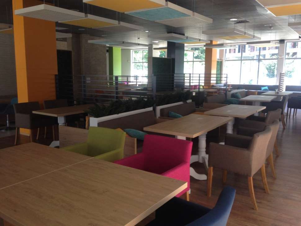 Een foto van het interieur van Admiral Plaza