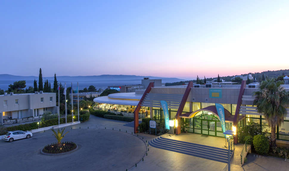 Een foto van de buitenkant van Bluesun Bonaca Resort