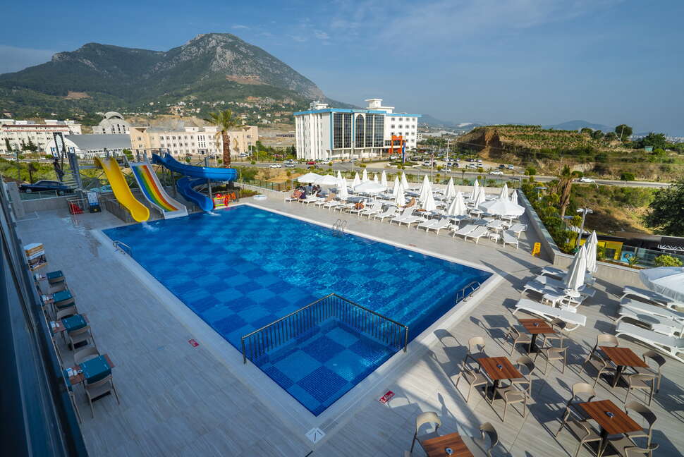 Ein Foto von einer Übersicht des Campus Hill Hotel