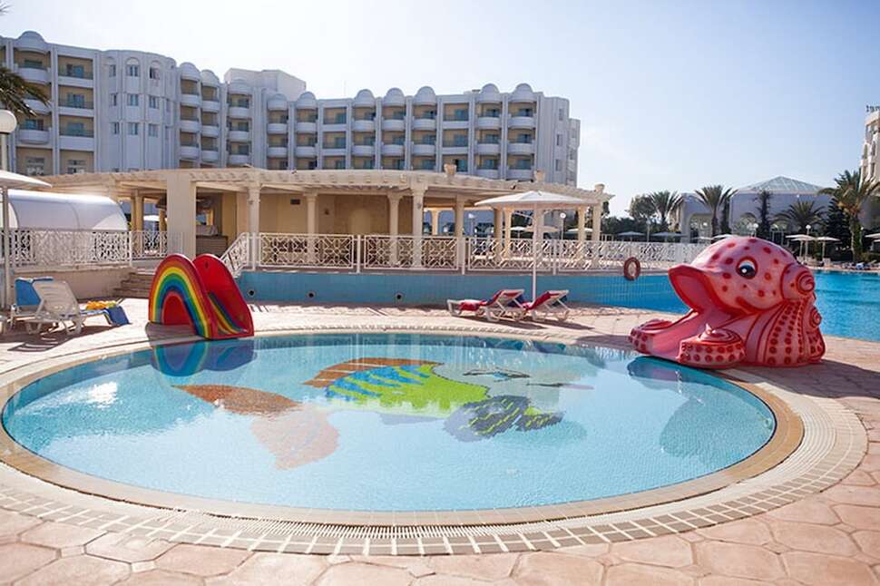 Een foto van het zwembad bij El Mouradi Hammamet Resort